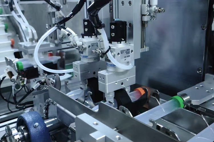 �Զ����ǻ�����Ч���ܵİ�װ�Զ����豸